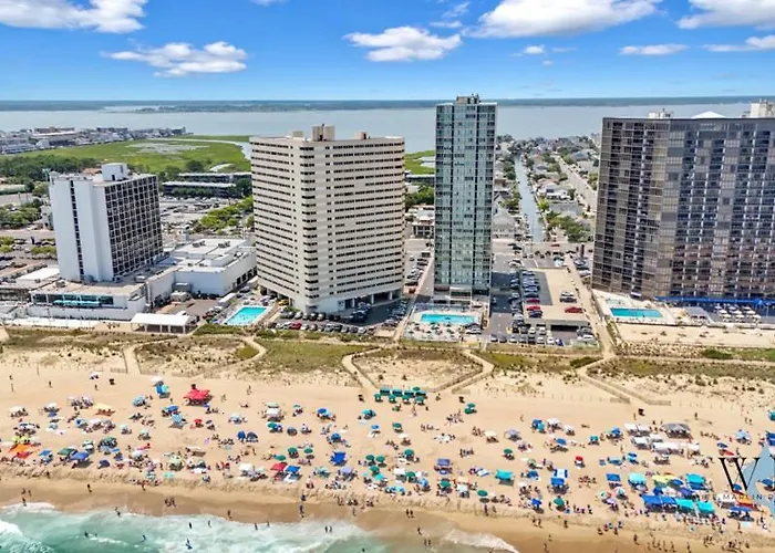 Holiday home Beachfront 2-bedroom At Atlantis Building, Ocean Ocean Views & Pool Access Ocean City