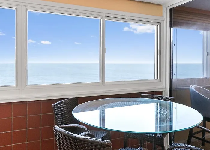 Beachfront 2-bedroom At Atlantis Building, Ocean Ocean Views & Pool Access Ocean City