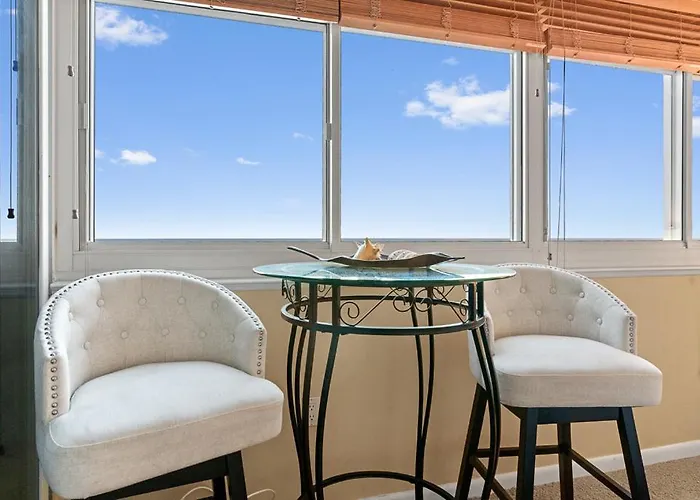 Beachfront 2-bedroom At Atlantis Building, Ocean Ocean Views & Pool Access