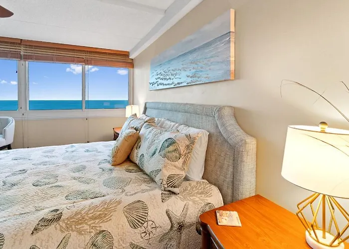 Holiday home Beachfront 2-bedroom At Atlantis Building, Ocean Ocean Views & Pool Access *