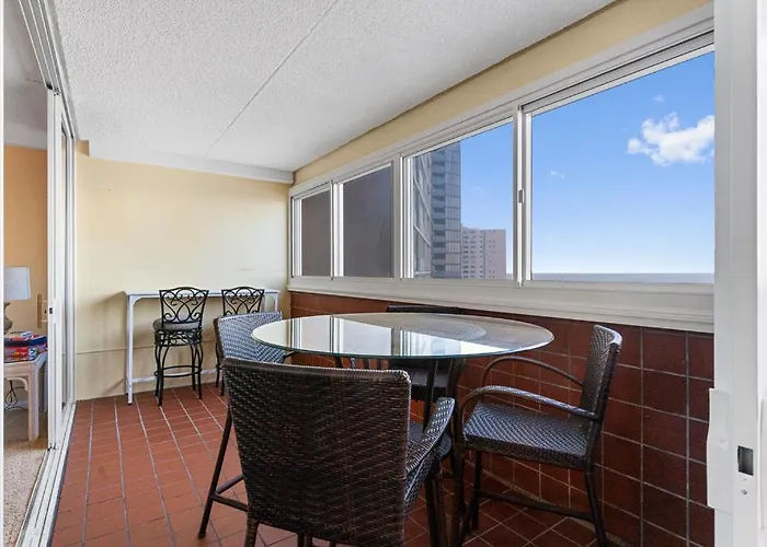 Beachfront 2-bedroom At Atlantis Building, Ocean Ocean Views & Pool Access Holiday home Ocean City