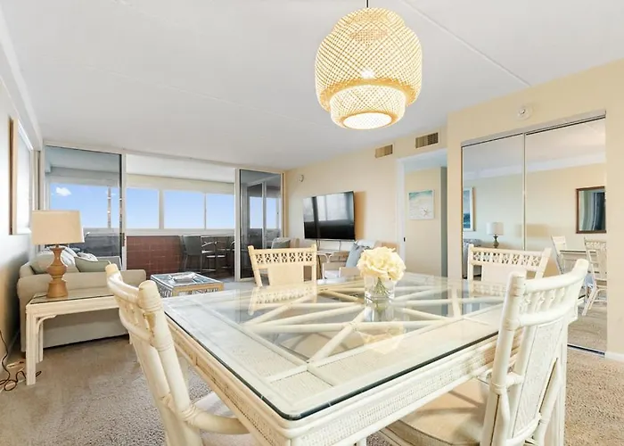 Beachfront 2-bedroom At Atlantis Building, Ocean Ocean Views & Pool Access